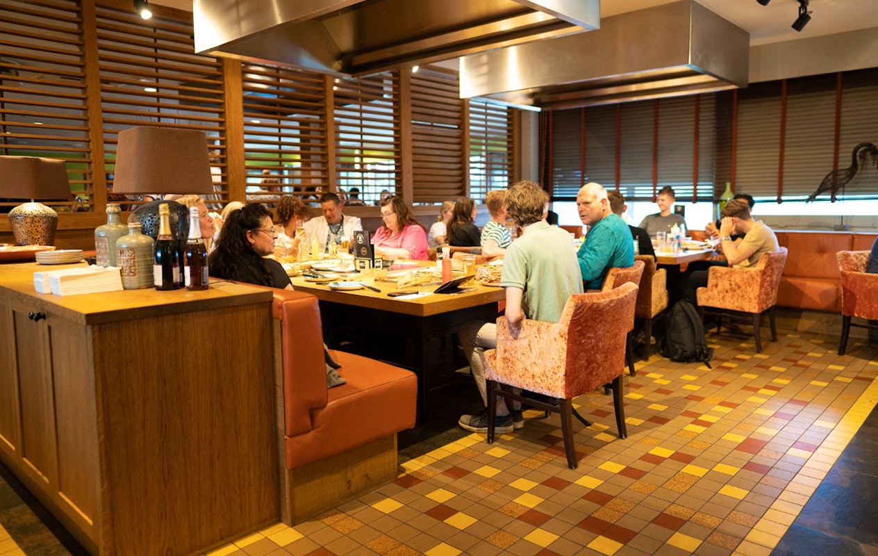 All you can eat Grill & Sushi+ bowlen bij Bobs Party & Events