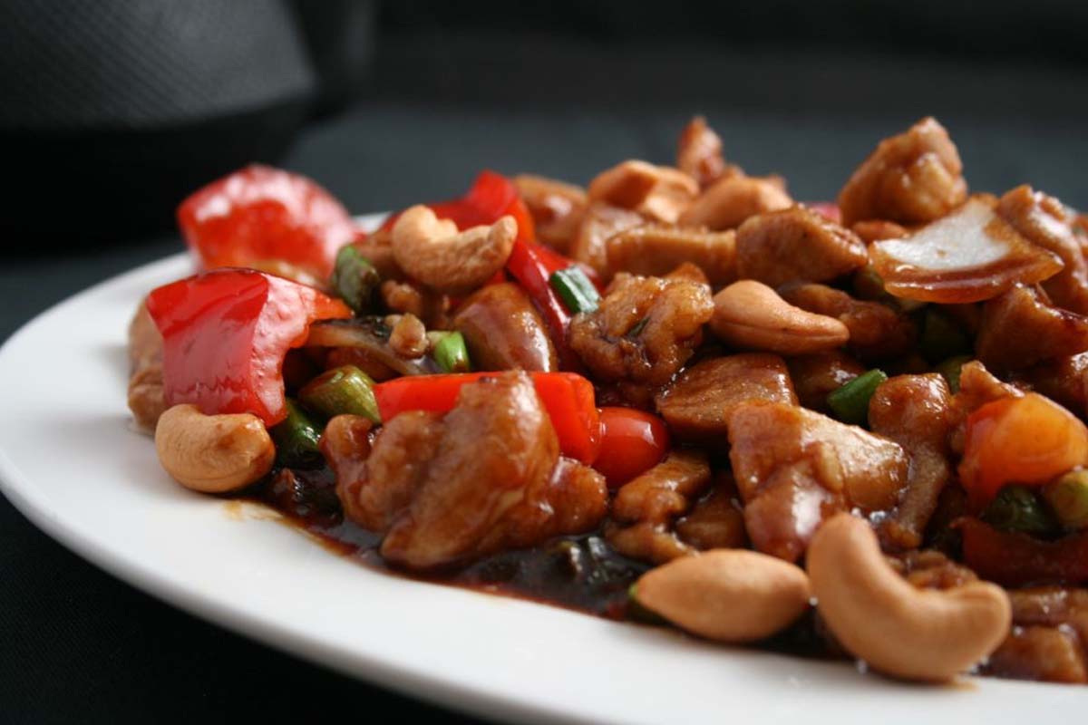 All you can eat buffet + soep + dessert bij Kota Radja