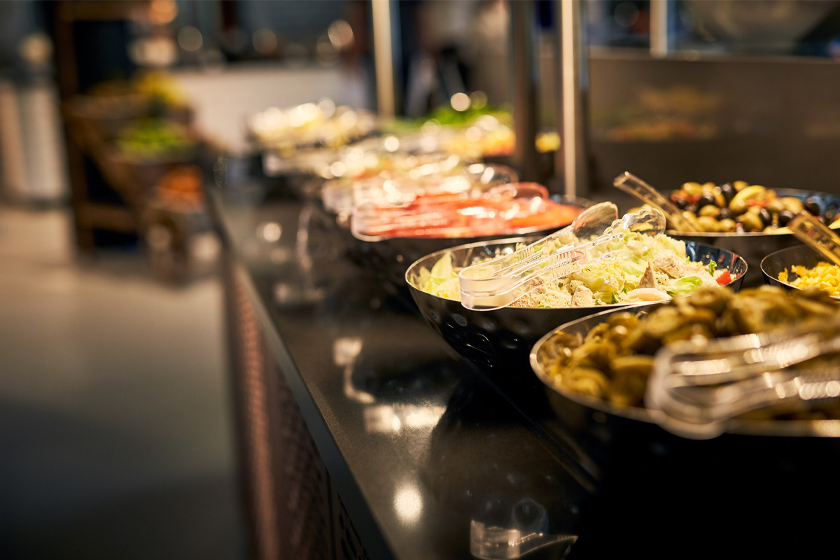 All you can eat & drink bij Corendon Village Hotel