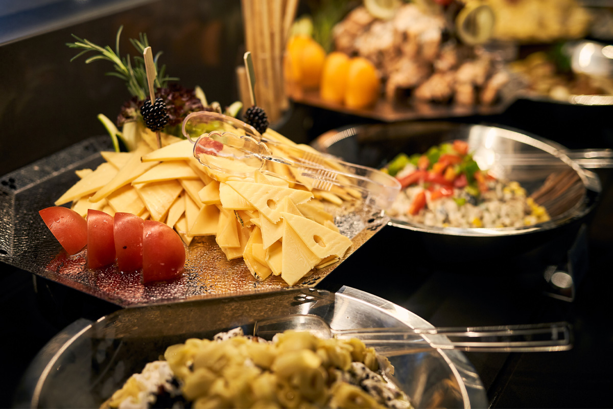 All you can eat & drink bij Corendon Village Hotel
