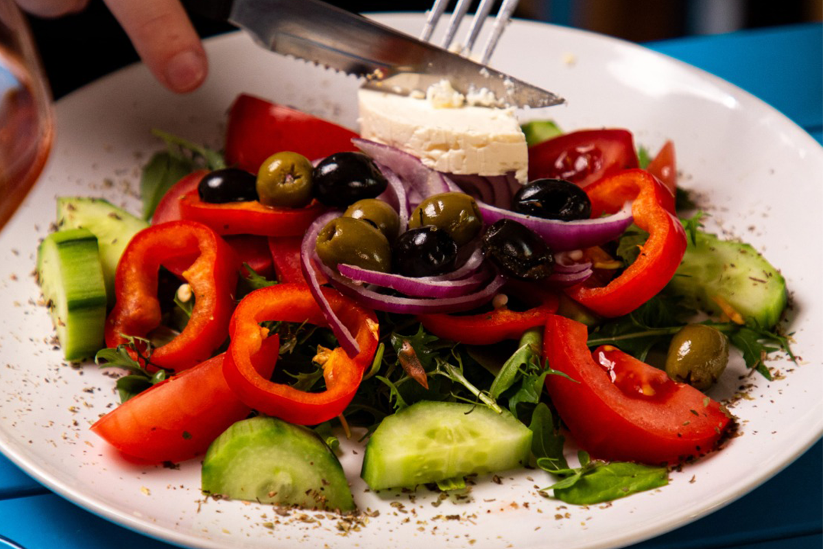 All you can eat Griekse tapas + broodmand bij Restaurant Mykonos