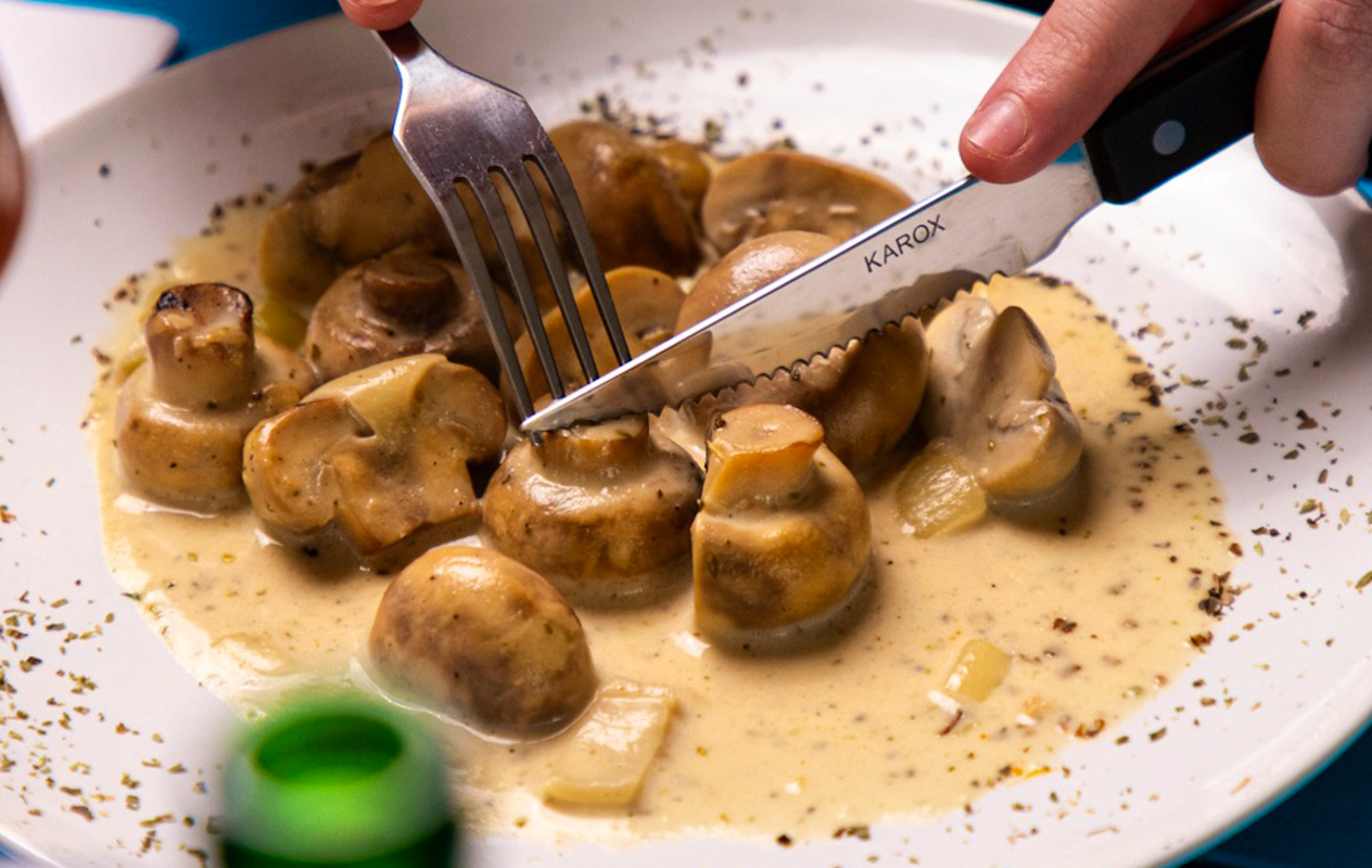 All you can eat Griekse tapas + broodmand bij Restaurant Mykonos