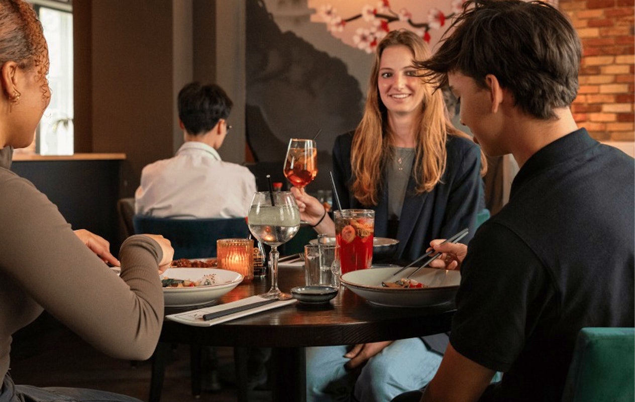 Onbeperkt dineren bij Restaurant MIDO in Hilversum