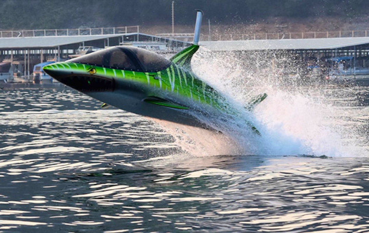 Als een vis in het water met deze SkyShark Experience!