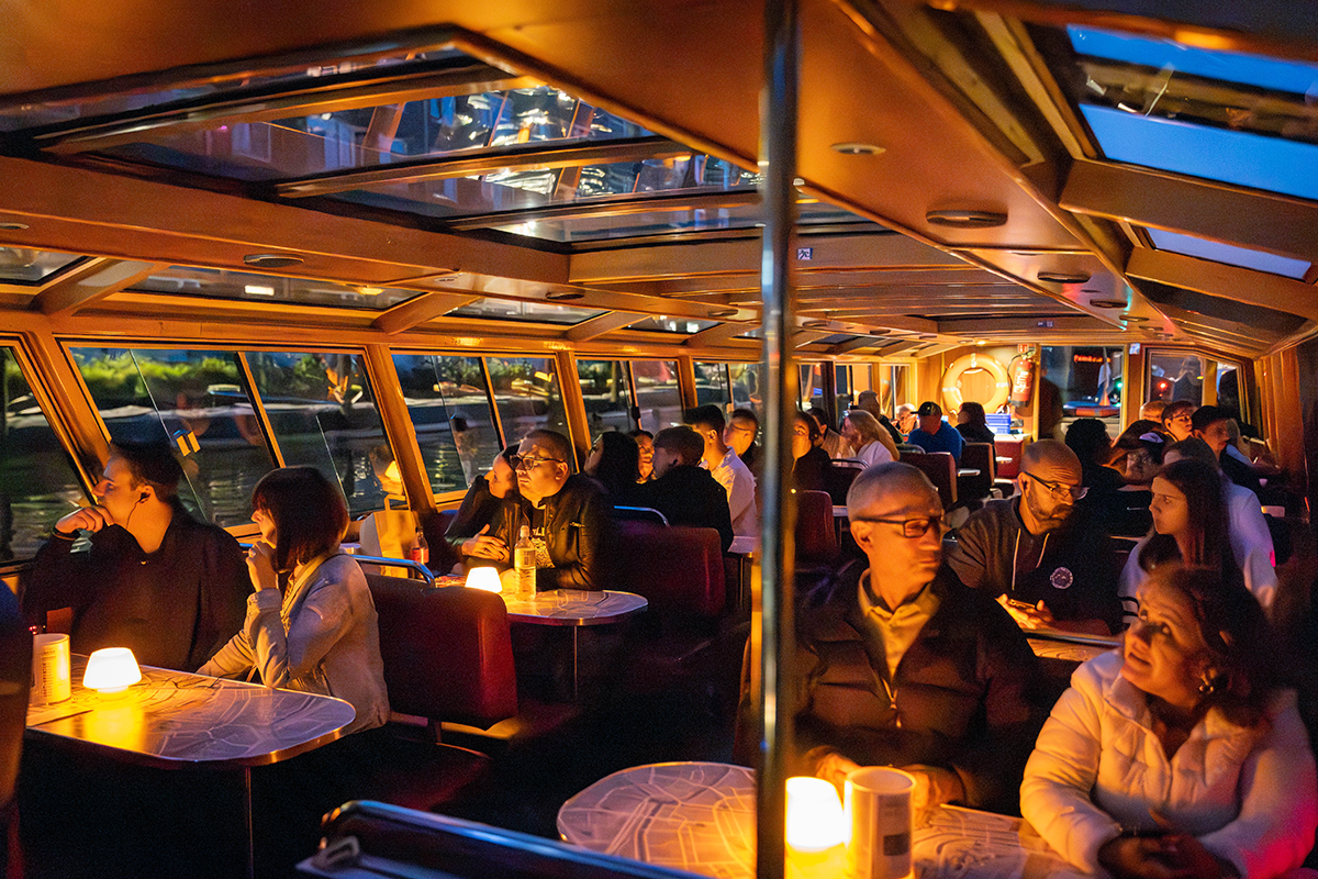 Avond rondvaart Amsterdam (90 min) + evt. snackbox + frisdrank