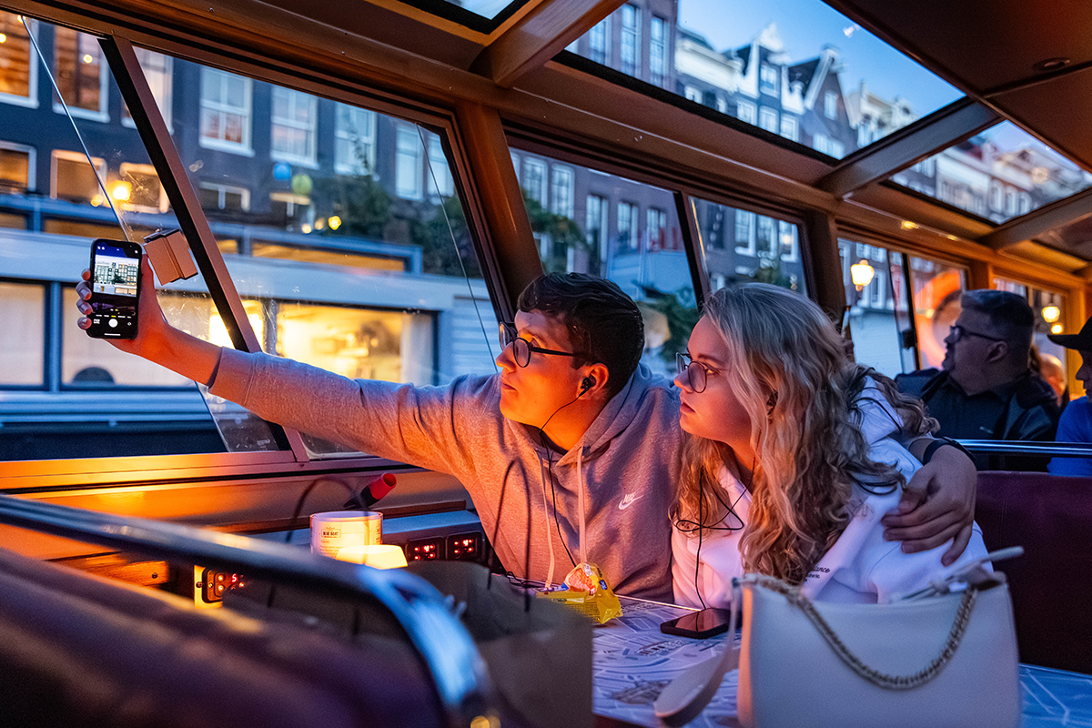 Avond rondvaart Amsterdam (90 min) + evt. snackbox + frisdrank