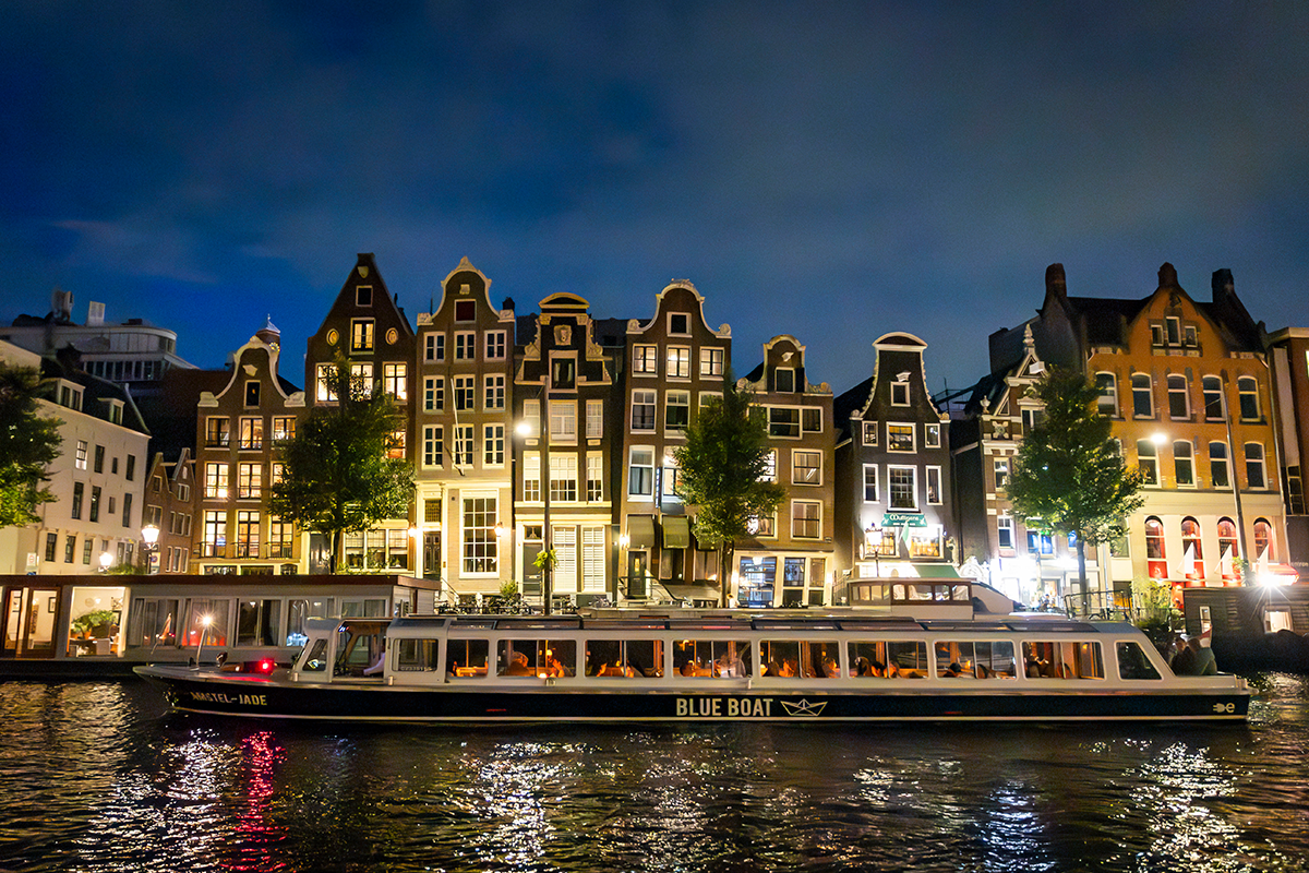 Avond rondvaart Amsterdam (90 min) + evt. snackbox + frisdrank