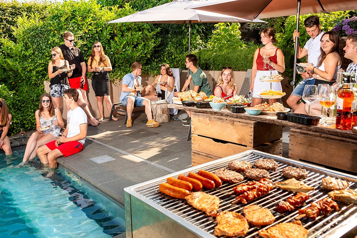 Thuisbezorgd: BBQ-pakket 'Mixed Grill' (8-10 personen)