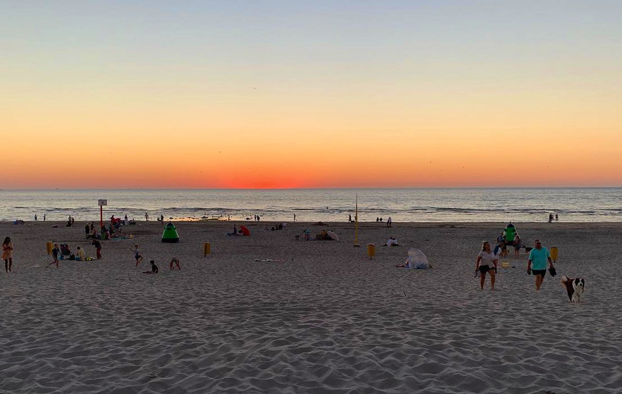 1,5 uur beachtennis  bij Beachline Beach & Events