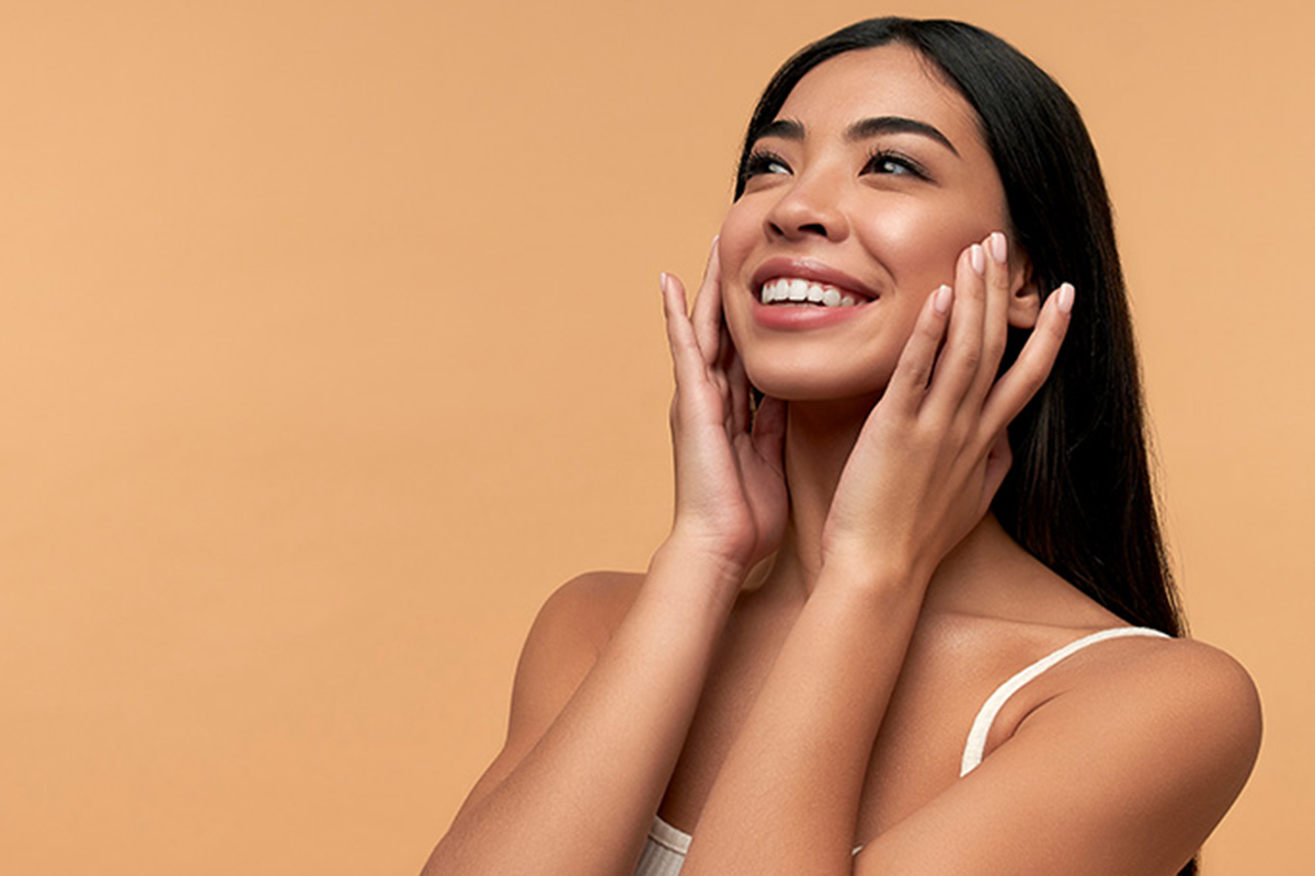 Biolift gezichtsbehandeling + voetreflex bij MunayQi (75 min)