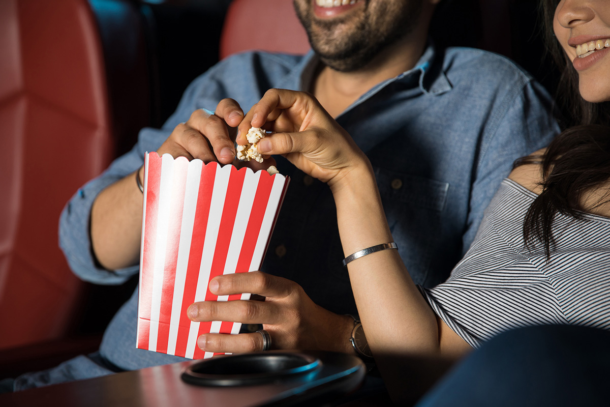 Bioscoopticket + popcorn bij Service Bioscoop Smoky