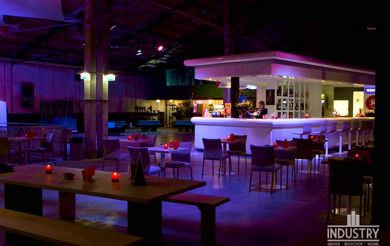 Bioscoopticket, snack + drankje bij INDUSTRY Bioscoop