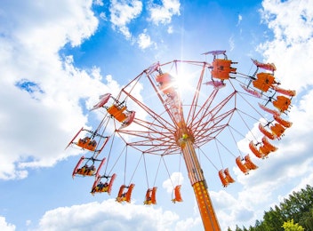 Dit zijn de nieuwste attracties van 5 leuke pretparken net over de grens