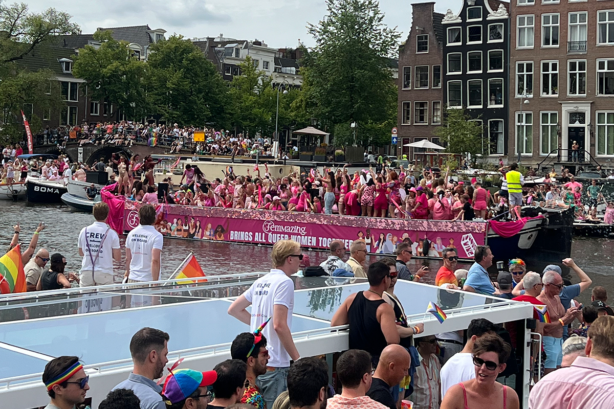 Bootplek aan de Amstel tijdens Pride Amsterdam 2025