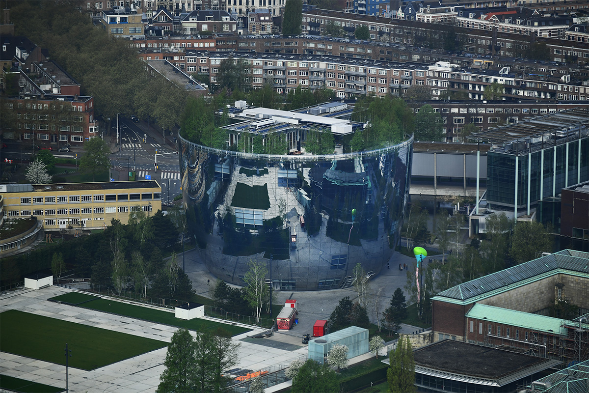 Borrelarrangement op grote hoogte bij CELEST