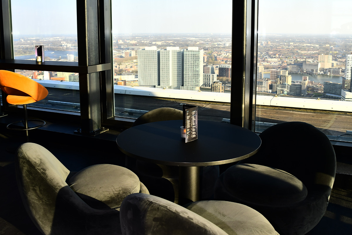 Borrelarrangement op grote hoogte bij CELEST