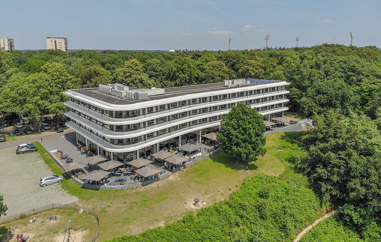 Borrelkaart geldig voor 2 personen bij een Fletcher Hotel naar keuze!