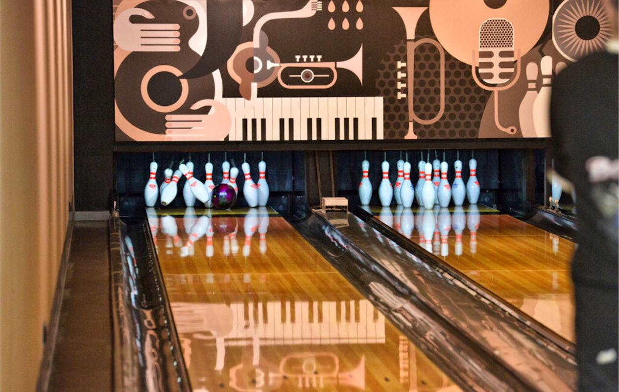 1 uur bowlen + eventueel hoofdgerecht bij Recreatiepark Familyland