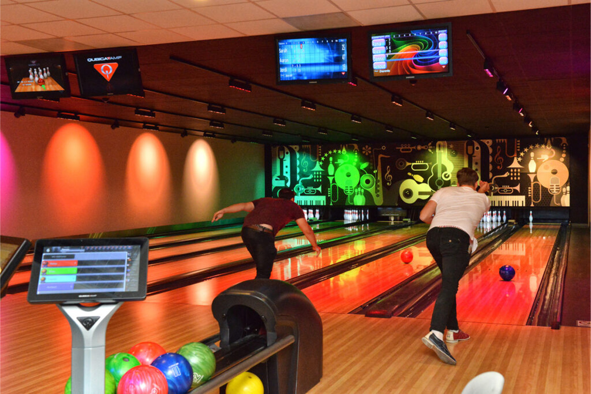 1 uur bowlen + eventueel hoofdgerecht bij Recreatiepark Familyland
