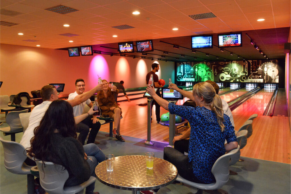 1 uur bowlen + eventueel hoofdgerecht bij Recreatiepark Familyland