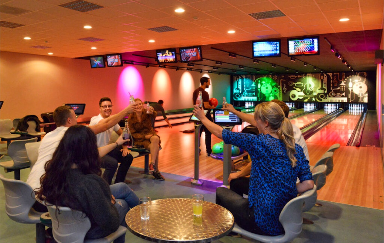 1 uur bowlen + eventueel hoofdgerecht bij Recreatiepark Familyland