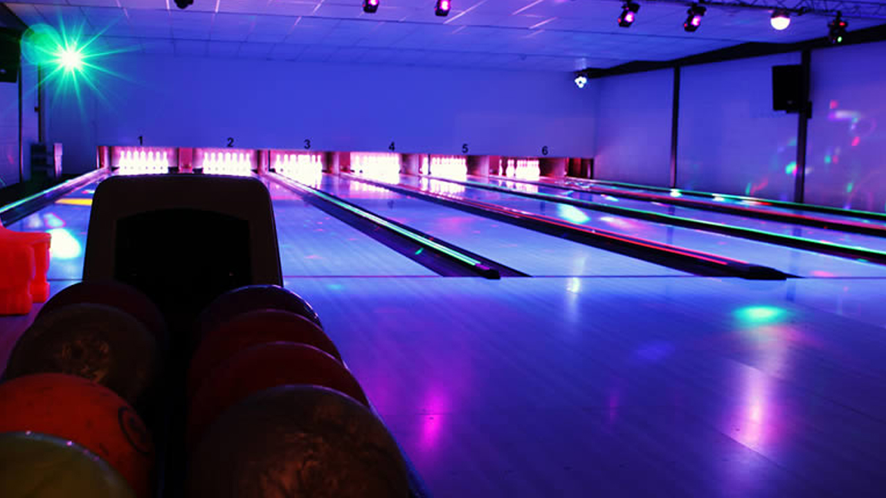 All you can eat steengrillen + bowlen Schin op Geul