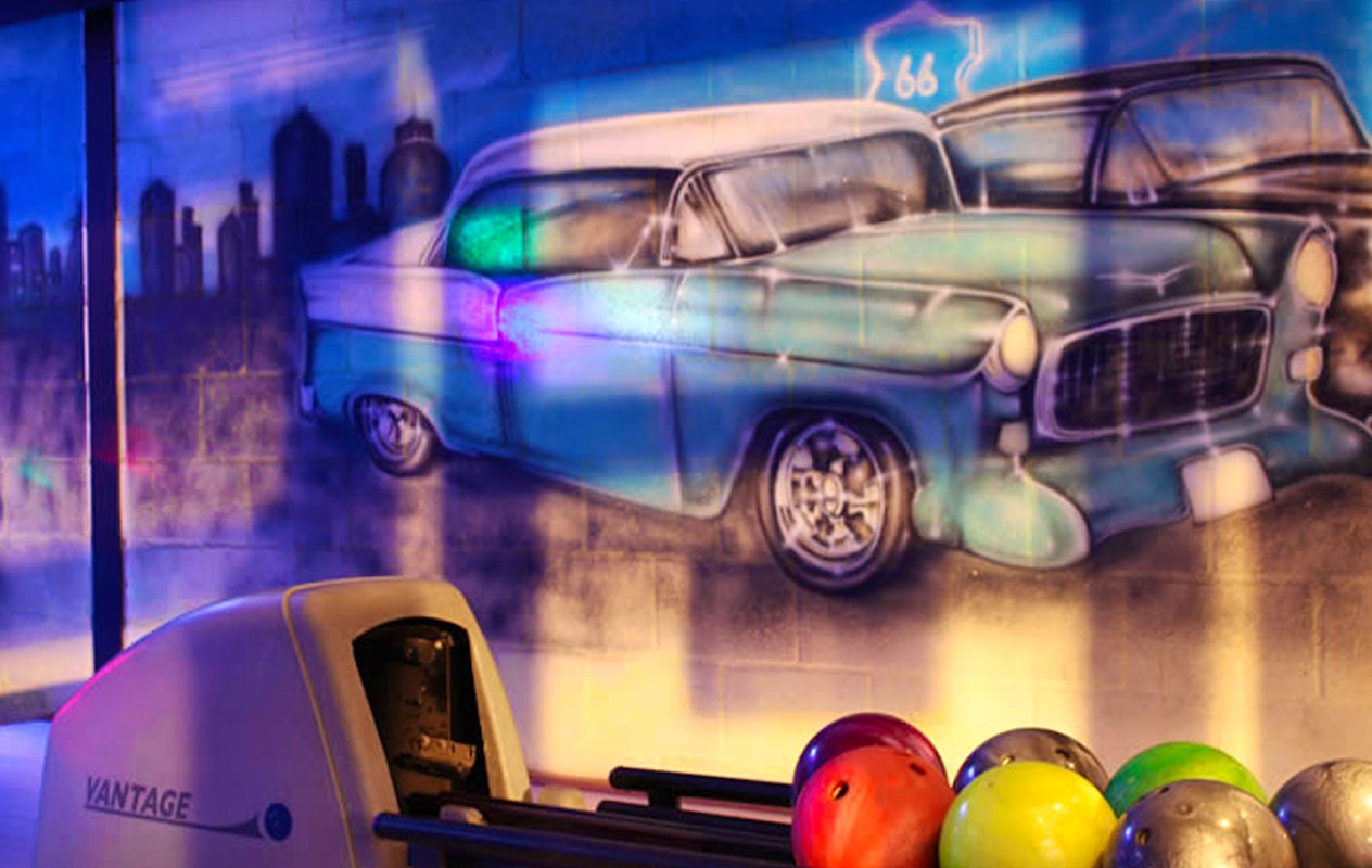 All you can eat steengrillen + bowlen Schin op Geul