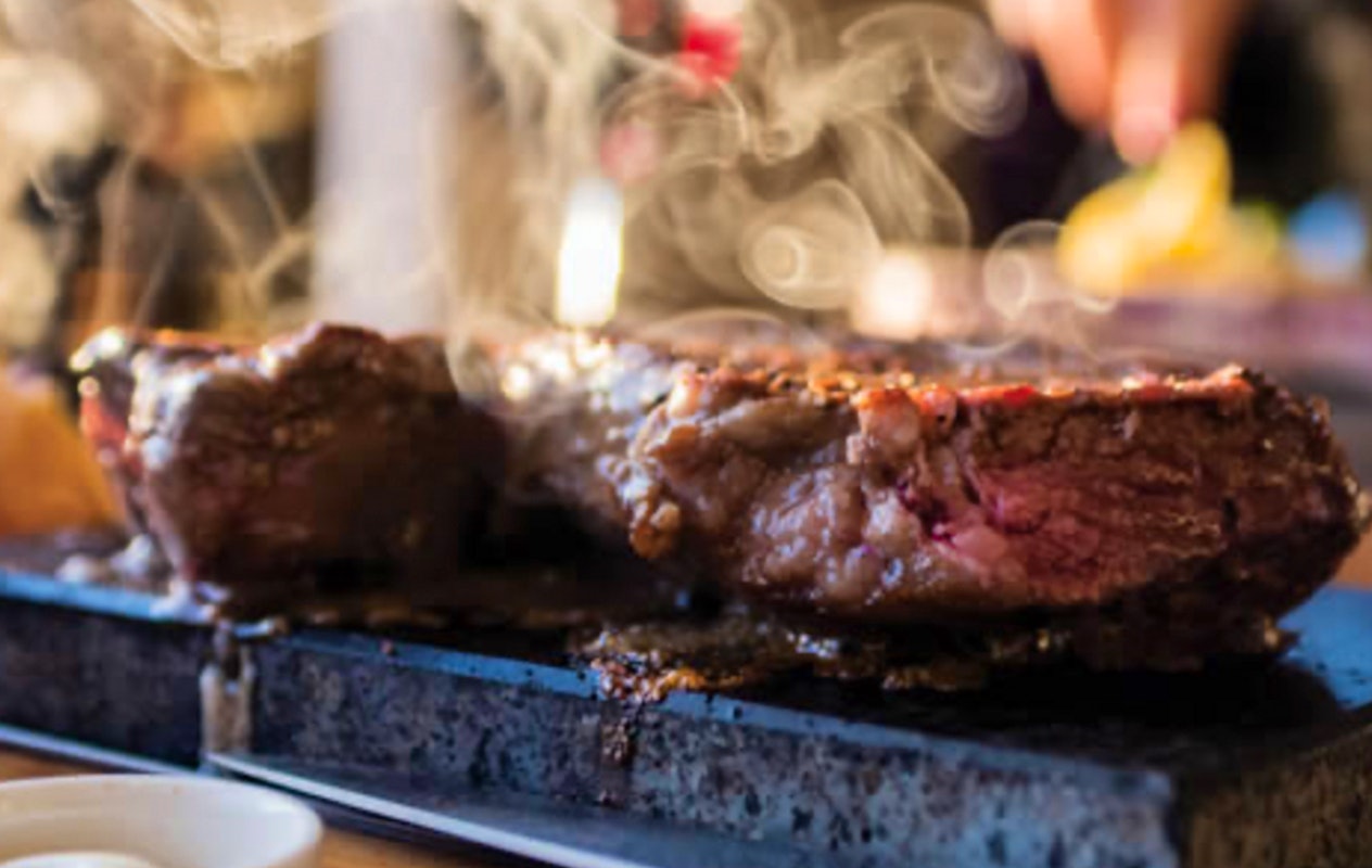 All you can eat steengrillen + bowlen Schin op Geul