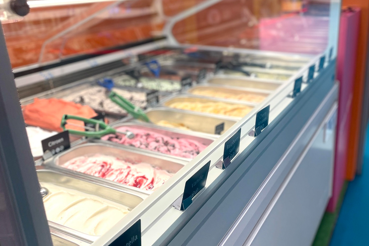 Bubble waffle + 2 bollen ijs en topping 