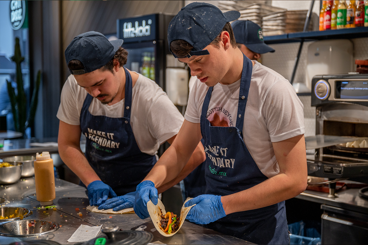 Build your own burrito of bowl + drankje bij Chidóz