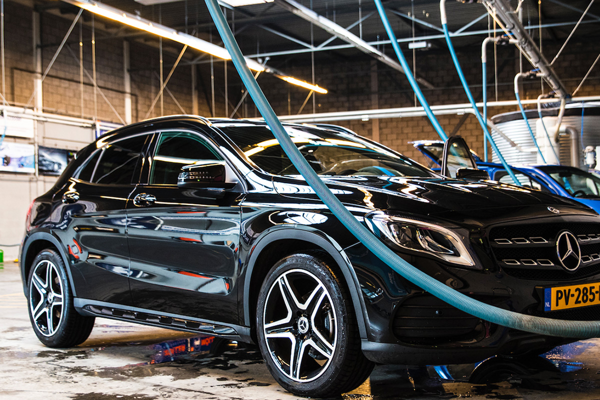 Wasbeurt bij Carwash Blijdorp 