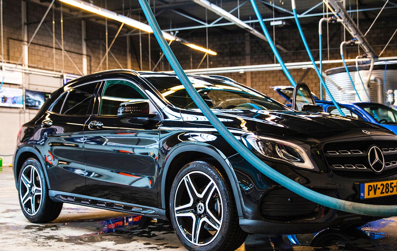 Wasbeurt bij Carwash Blijdorp