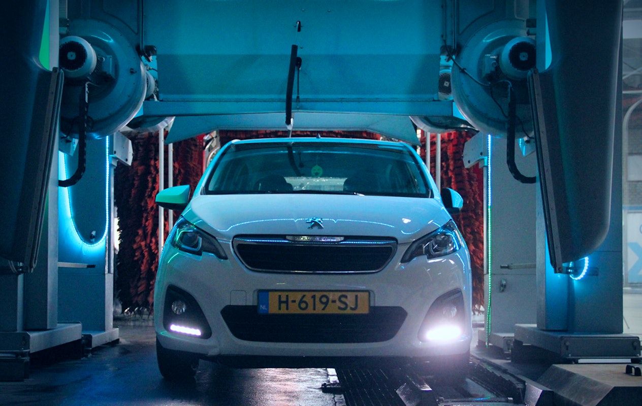 Wasbeurt bij Carwash Blijdorp