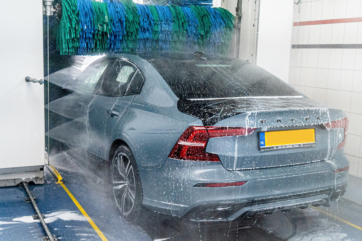 Wasbeurt bij Carwash de Kaardebol