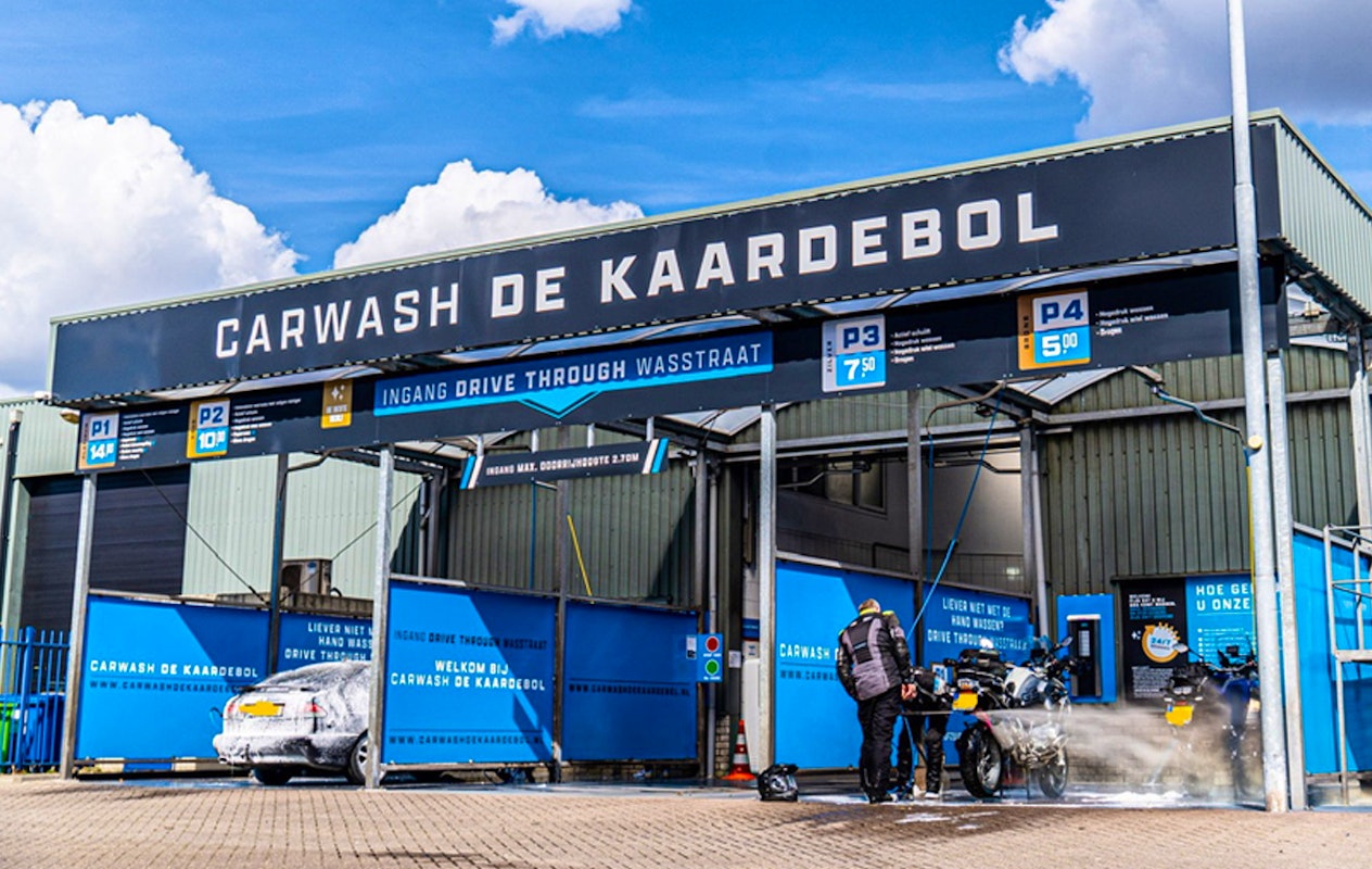 Wasbeurt bij Carwash de Kaardebol