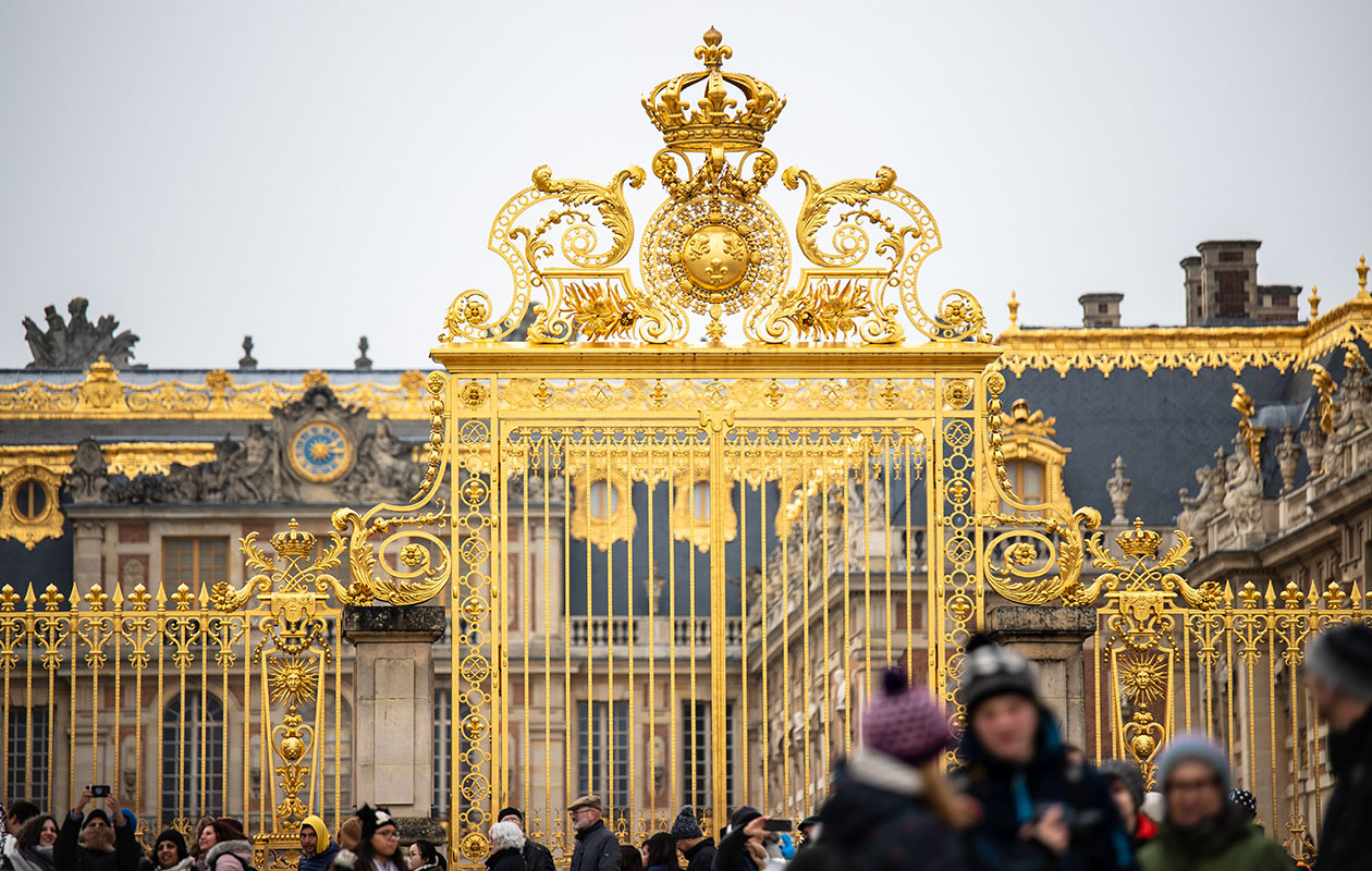 Bewonder 17e eeuwse kunst bij Château de Versailles nabij Parijs