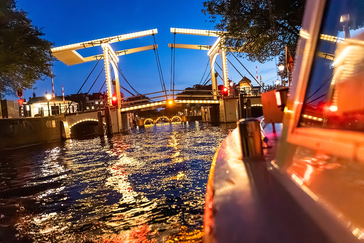 Christmas Cruise (90 min) + glühwein of chocolademelk + boterkoek