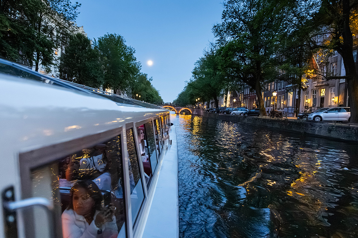 Christmas Cruise (90 min) + glühwein of chocolademelk + boterkoek