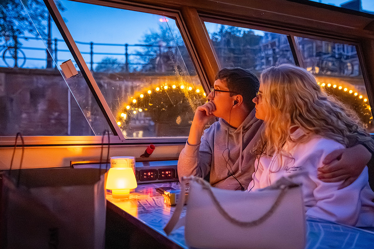 Christmas Cruise (90 min) + glühwein of chocolademelk + boterkoek