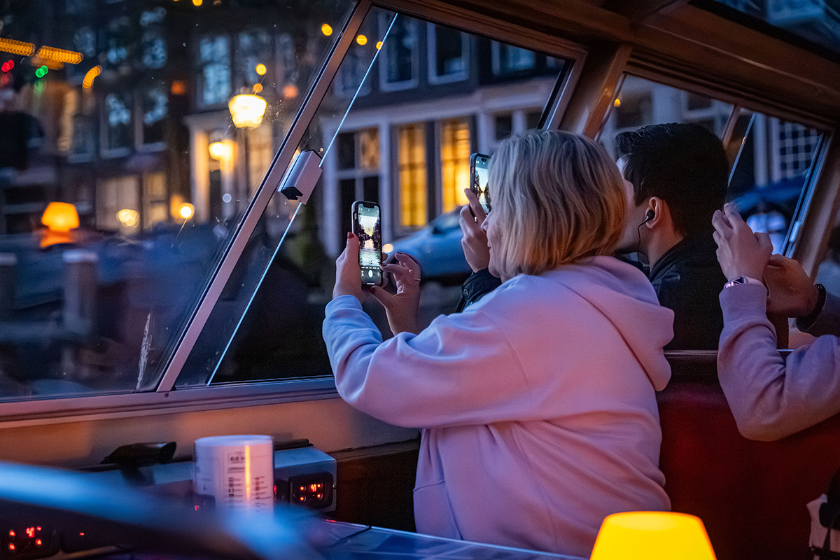 Christmas Cruise (90 min) + glühwein of chocolademelk + boterkoek