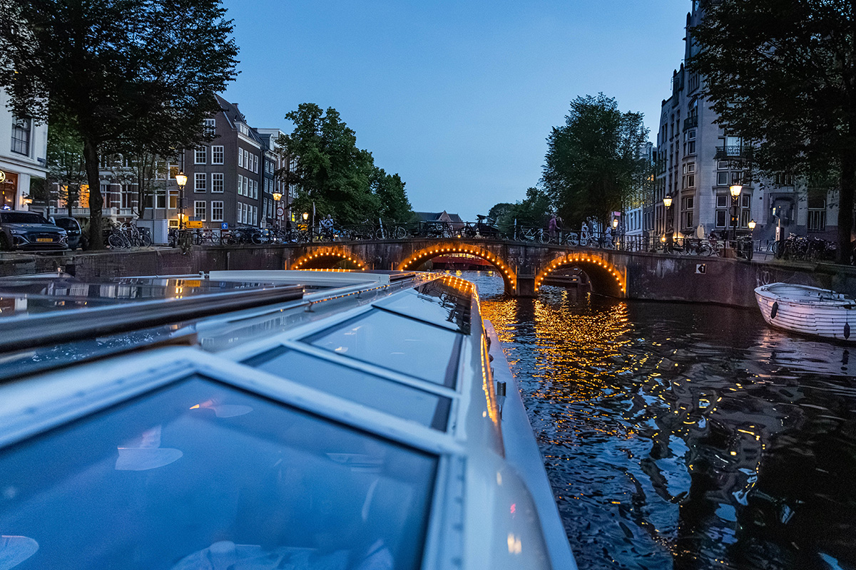 Christmas Cruise (90 min) + glühwein of chocolademelk + boterkoek