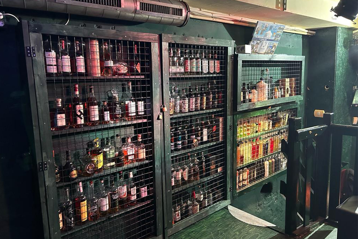 Cocktail of Gin Tonic + bites bij MixxiM