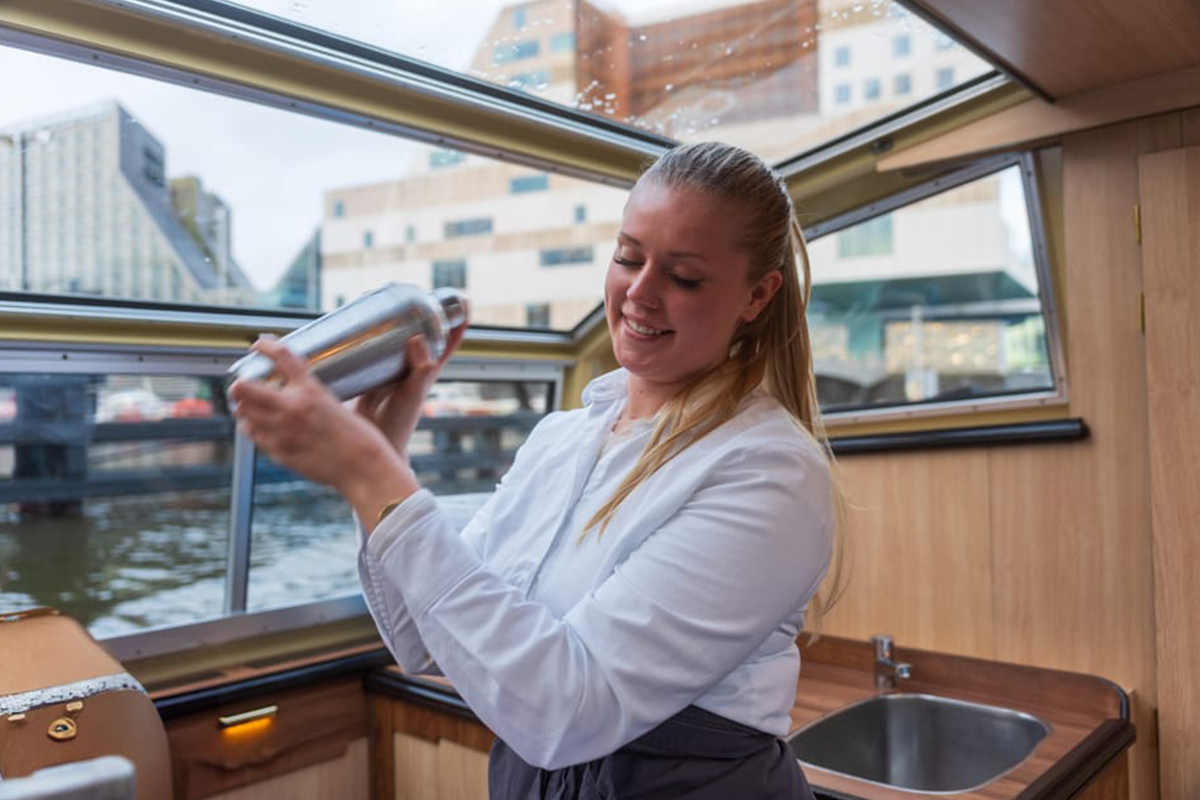 Cocktailcruise door de Amsterdamse grachten (75 min)