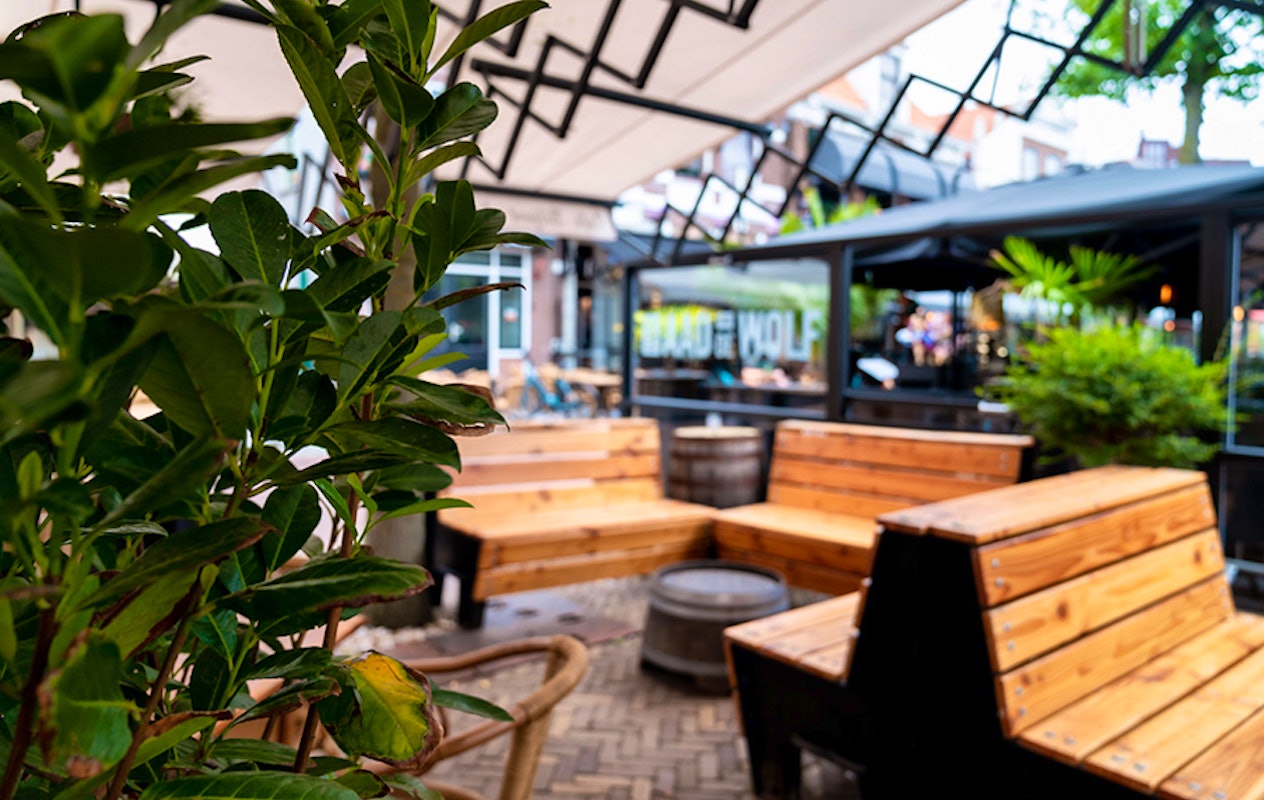 2 cocktails + bittergarnituur of el rancho bij Café Aad de Wolf