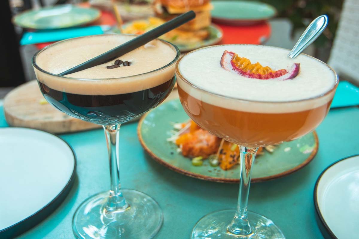 4 cocktails + portie nachos voor 2 personen bij Restaurant Se7en
