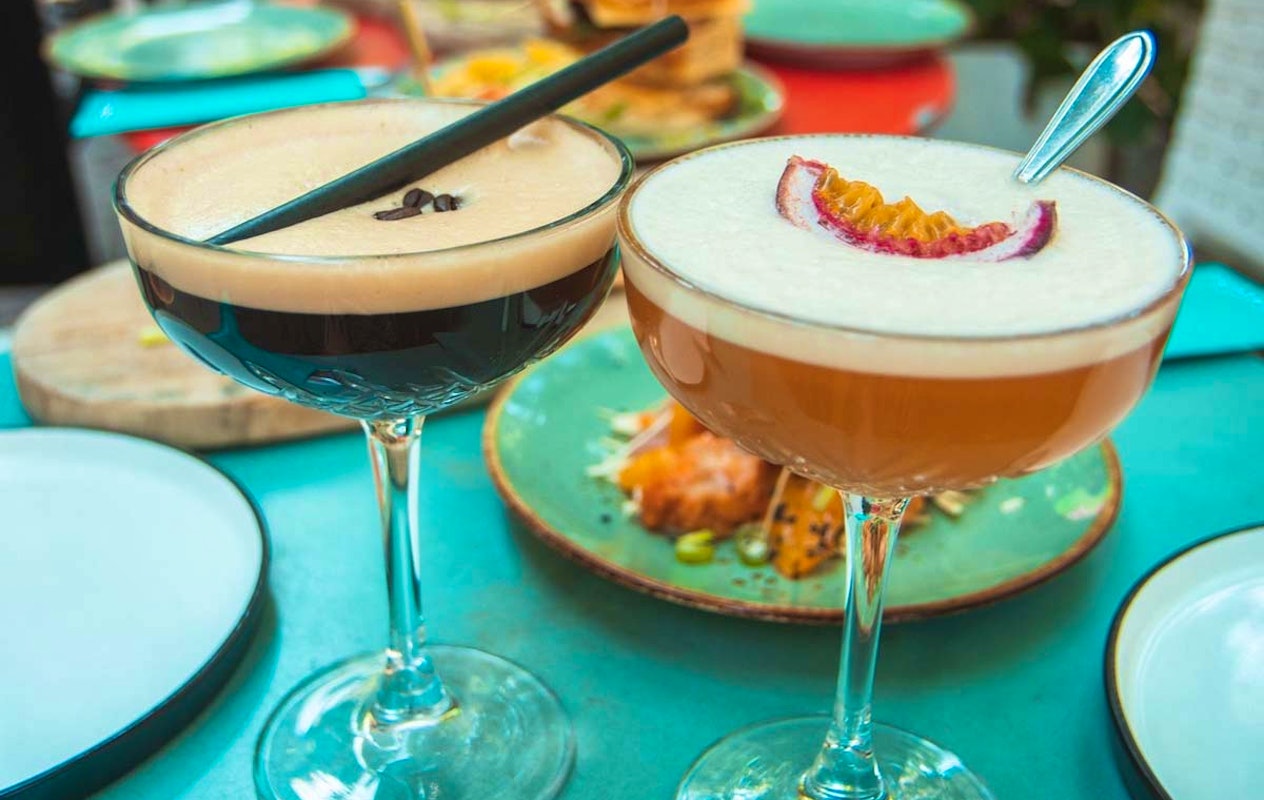 4 cocktails + portie nachos voor 2 personen bij Restaurant Se7en