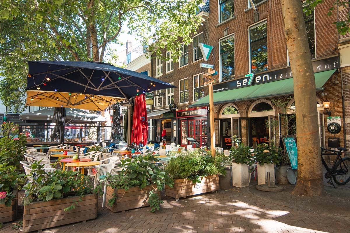 4 cocktails + portie nachos voor 2 personen bij Restaurant Se7en