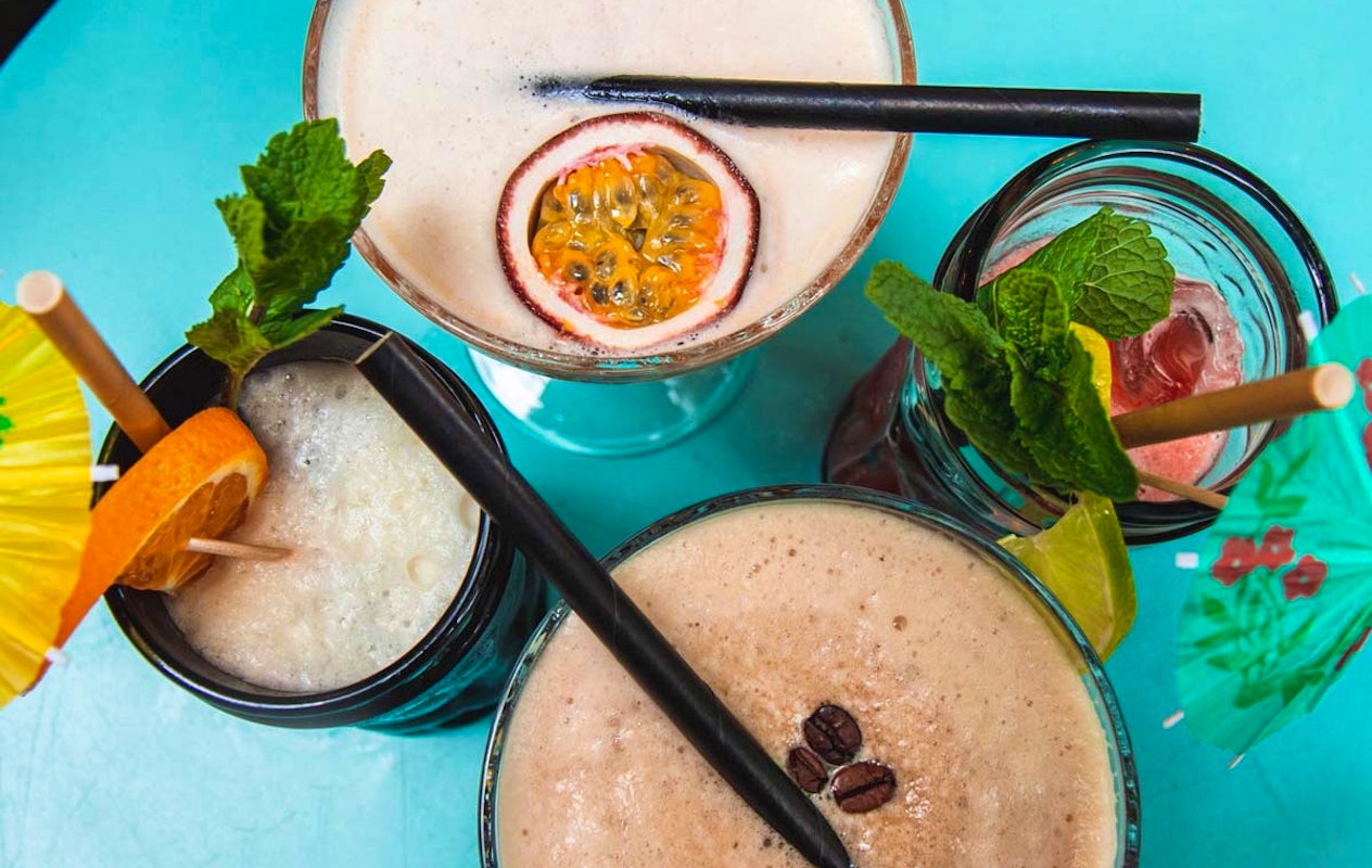 4 cocktails + portie nachos voor 2 personen bij Restaurant Se7en