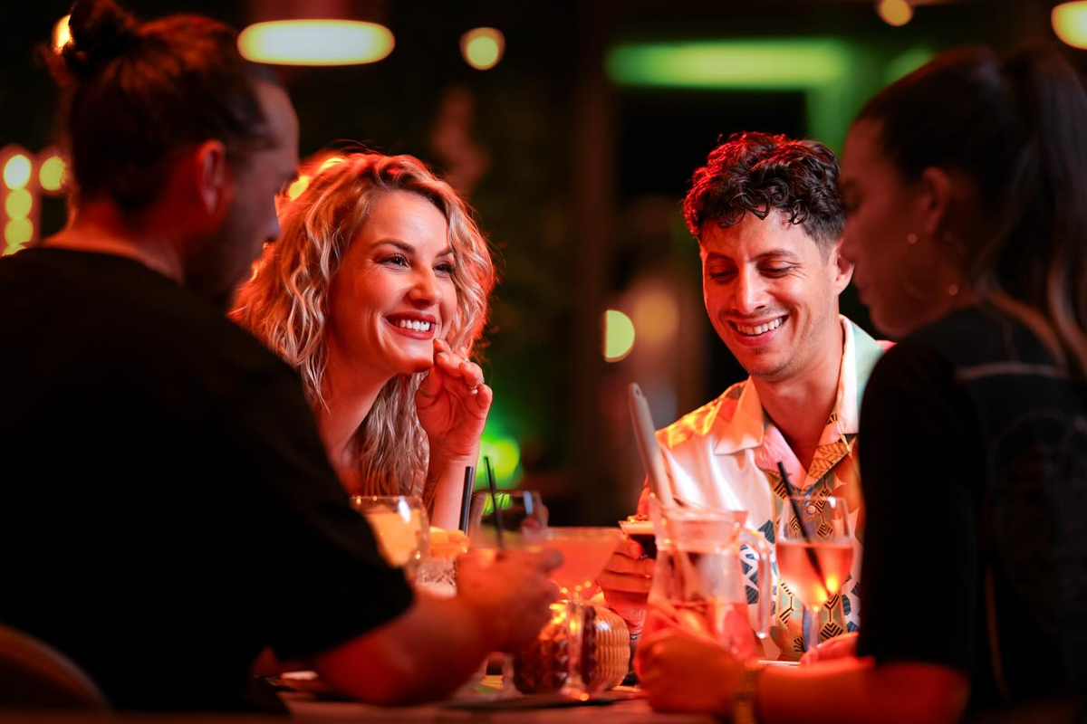 2 cocktails naar keuze + tortilla met dip bij ROSEY'S