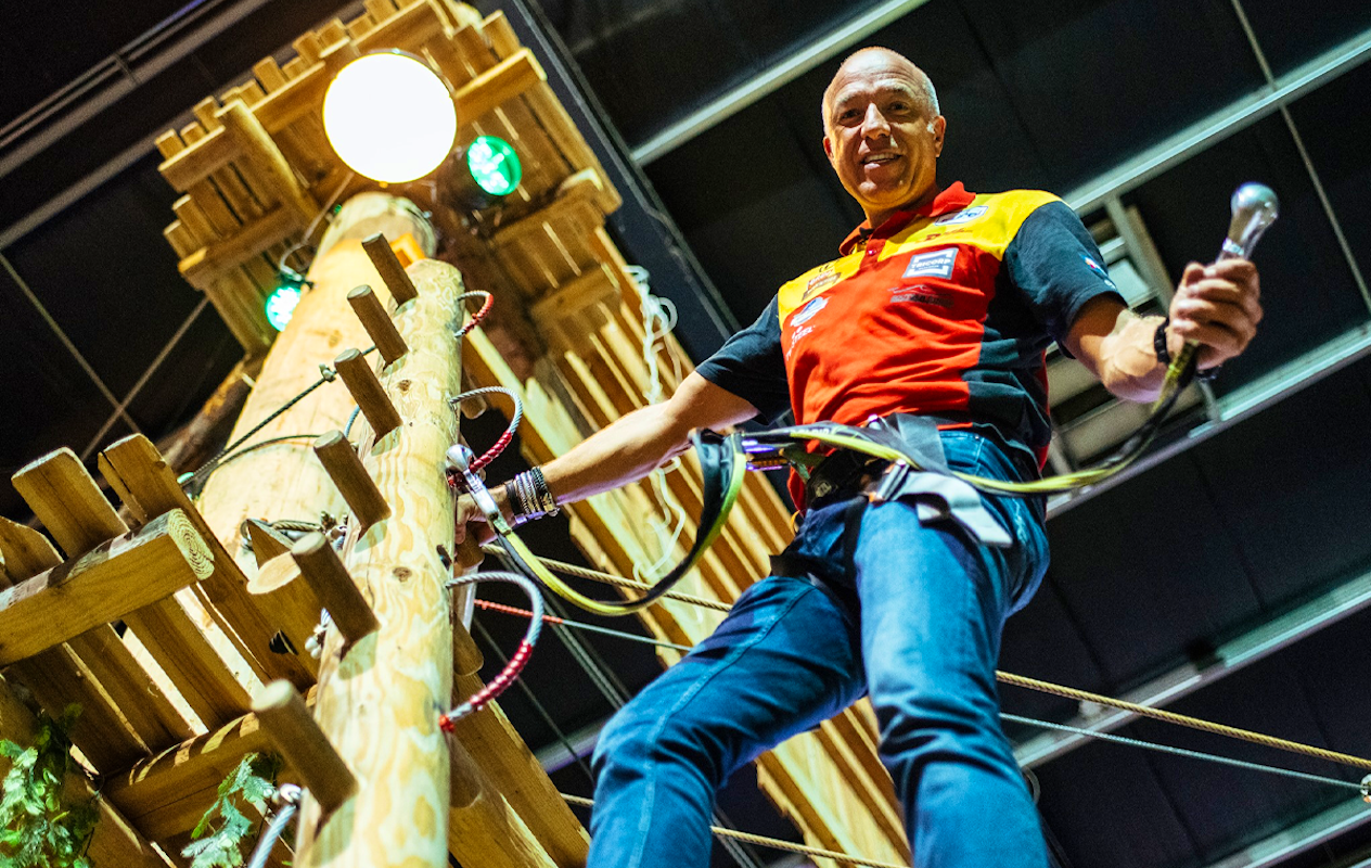 1,5 uur klimmen in het Coronel Adventure Indoor Klimbos